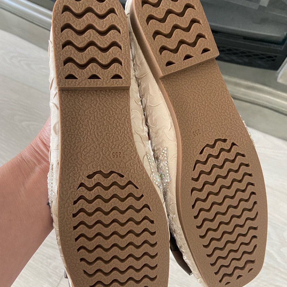 Elegant Beige/brown Flats - Picture 7 of 8